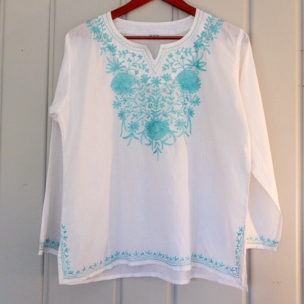 NWOT BOHO Tunic Blouse w/Sequins & Embroidery